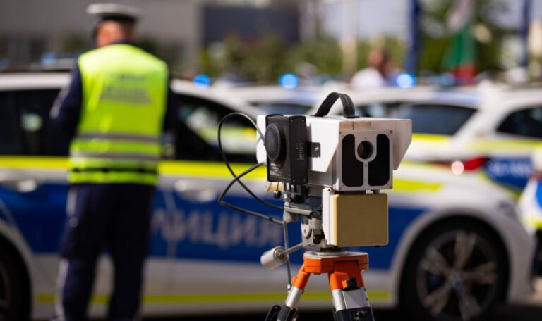 Bis zu 5 Jahre Haft: Beamter verriet Radarfallen an Verkehrssünder