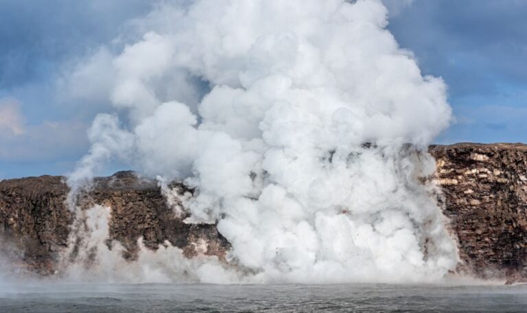 Boden hebt sich, Asphalt verformt: Italiens Feuerkrater zeigt bedrohliche Signale