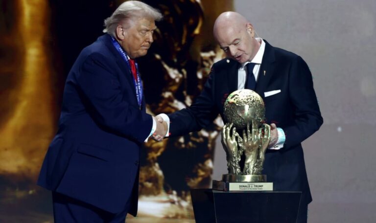 WM-Auslosung wird zur Farce: Infantinos peinliche Trump-Huldigung schockiert Experten