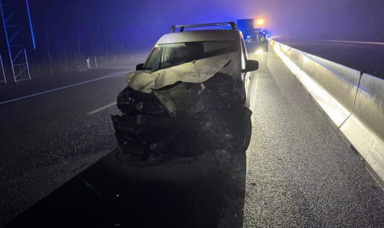 Betrunkener (27) rammt Auto auf Autobahn – junge Frau schwer verletzt