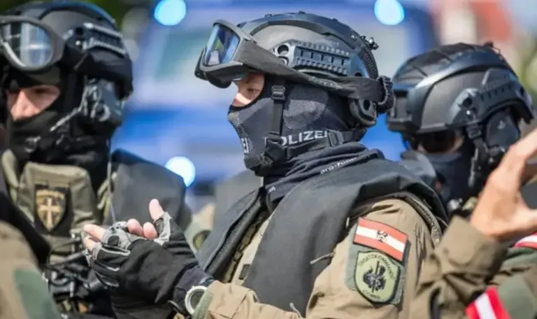Cobra-Einsatz nach Schüssen in Wohngebiet – Zwei Tote