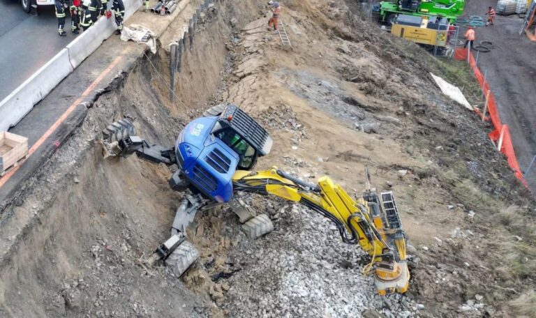 Kilometerlanger Stau: Hangrutsch legt A2 lahm – Bagger in die Tiefe gerissen (FOTOS)