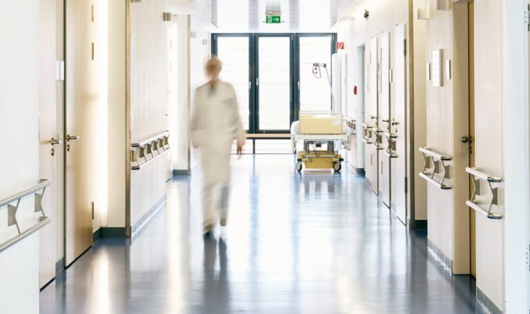 Alarm im Krankenhaus: Ärzte wehren sich gegen „Massenabfertigung
