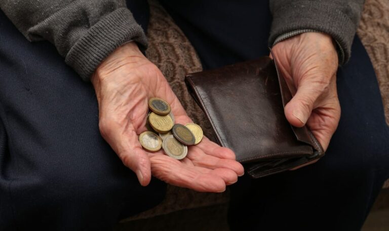 Balkan-Land führt den Euro ein: Neue Münzen sorgen für Verwirrung
