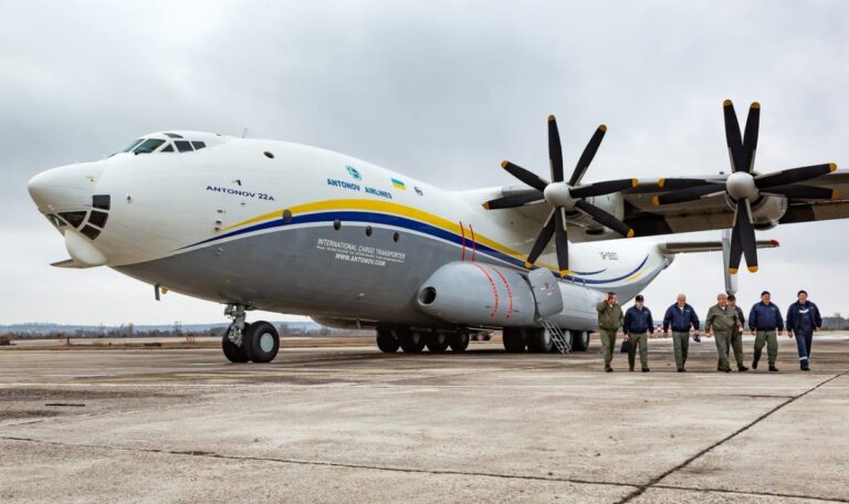 Putins letzte An-22 stürzt ab – Rettungsteams im Wettlauf gegen die Zeit