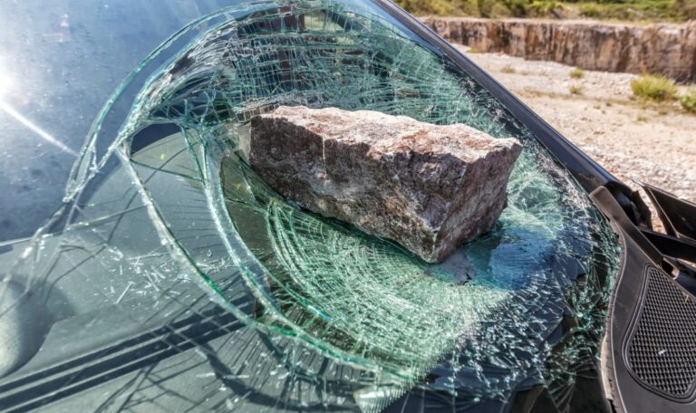 Kann mich nicht erinnern“: So viele Jahre Haft für Brücken-Steinewerfer