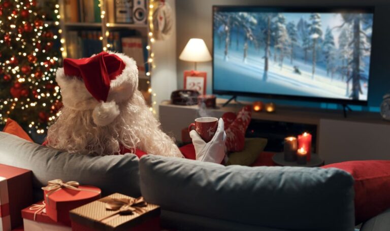 Warum Weihnachtsfilme und Adventskranz unsere Seele retten können