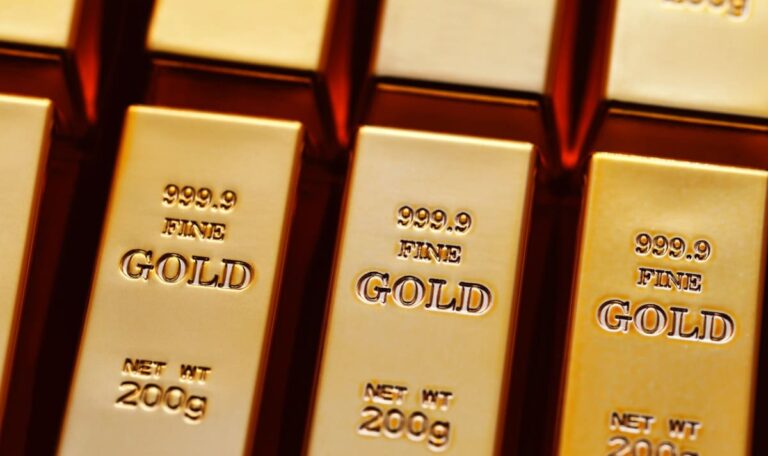 Goldrausch 2025: Edelmetall knackt historische 4.400-Dollar-Marke
