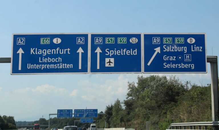 Wochenend-Sperre auf der A2: Riesen-Kräne heben Brücke aus