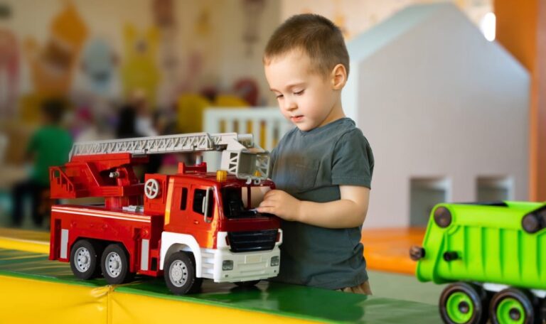 Gift-Alarm unterm Weihnachtsbaum: Diese Spielzeuge schädigen Kinderhormone