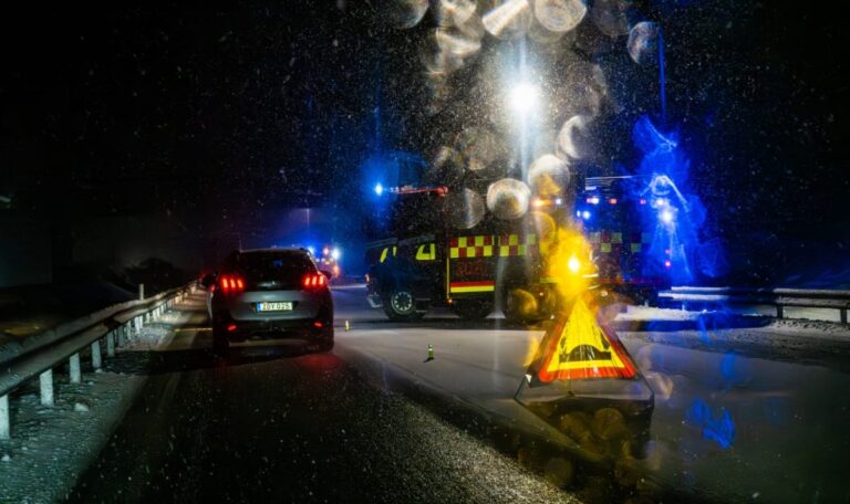 Reanimation vergeblich – Zwei Teenager sterben nach B180-Crash