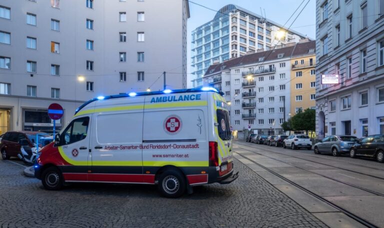 Slowenischer Arbeiter stürzt 8 Meter tief – schwer verletzt