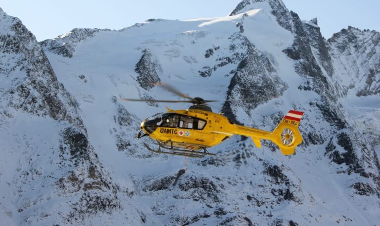 Hüfttief im Schnee, keine Schuhe – Jugendliche per Hubschrauber gerettet