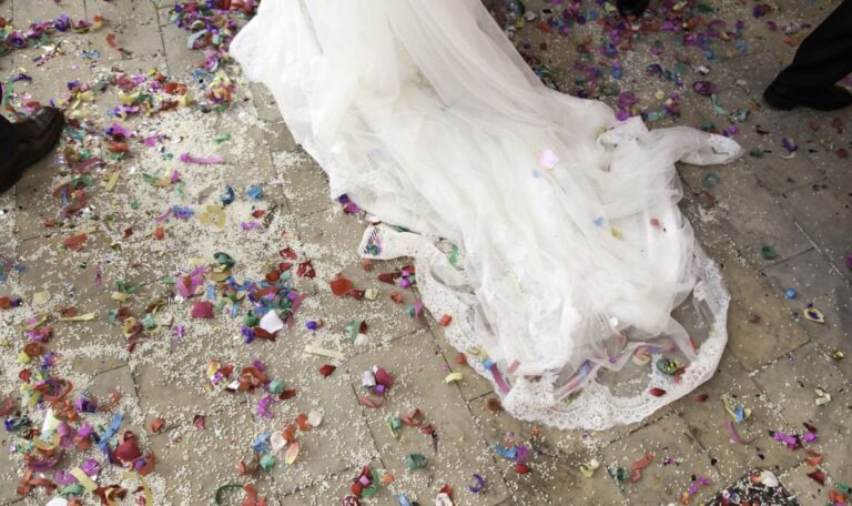 Prügel-Chaos bei Hochzeit – Braut kollabiert