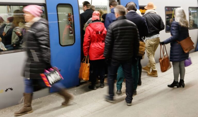 Chaos nach Fahrplanwechsel: Pendler und Schüler frustriert