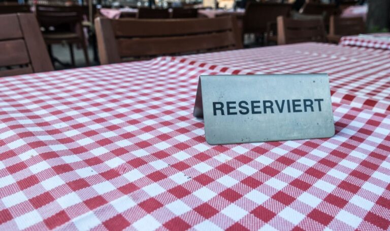 Wut-Gastronom führt 100-Euro-Strafe ein – Wiener fassungslos