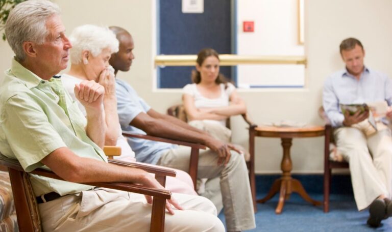 Dramatische Versorgungslücke: 47 Arztstellen unbesetzt – Patienten verzweifelt