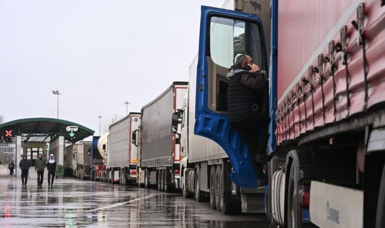 Balkan im Ausnahmezustand – schon drei Tage Lkw-Blockade an den Grenzen