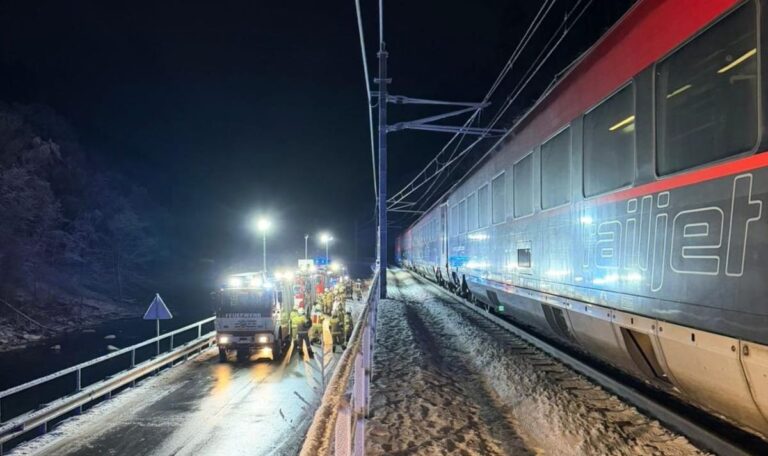 Technischer Defekt stoppt Railjet – 150 Passagiere evakuiert