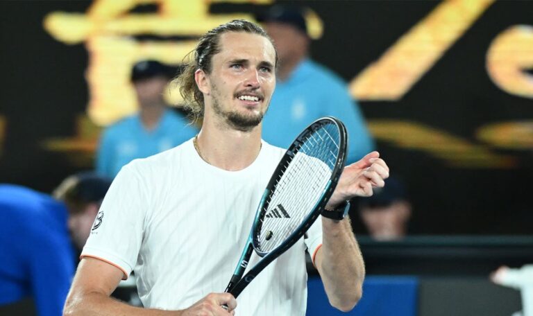 Zverev triumphiert bei 45 Grad und zieht ins Grand-Slam-Halbfinale