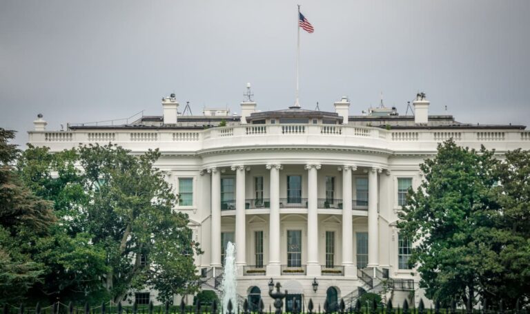 Mafia-Methoden im Weißen Haus? Trittin rechnet bei Lanz mit Trump ab
