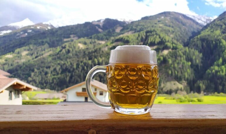 Prost zum Schnäppchenpreis: Warum Österreich zum Alkohol-Paradies wird