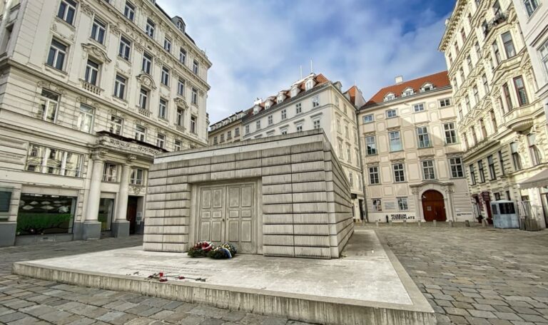 Granate vor Holocaust-Zentrum: Schock in Wien-Leopoldstadt