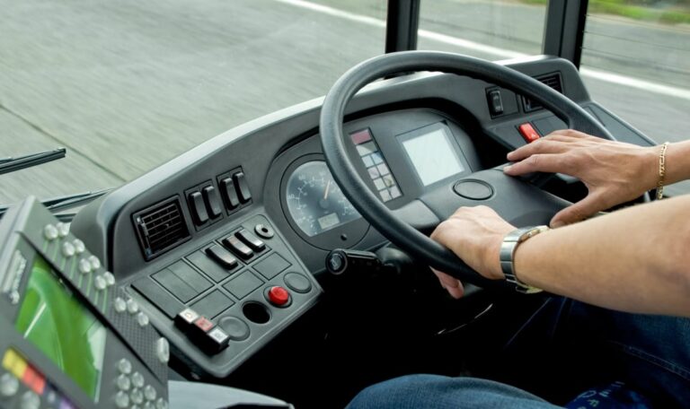 „Am Ende des Monats bleibt null“ – Ein Fahrer aus BiH über den Alltag in Österreich