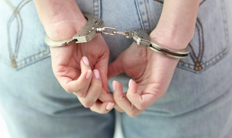 1.800 Euro Anzahlung für Killer: Mutter plante mit Tochter Mord am Ex-Mann