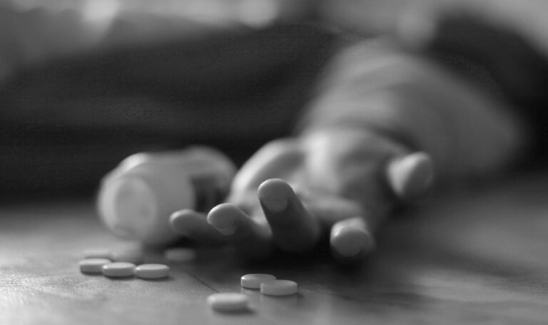 Mutter klagt an: Sohn stirbt nach ChatGPT-Gesprächen über Drogenkonsum