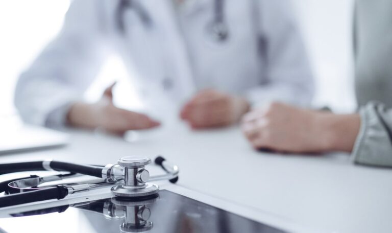 Horror-Diagnose: Vier Jahre Chemo ohne Krebs – Klinik muss halbe Million zahlen