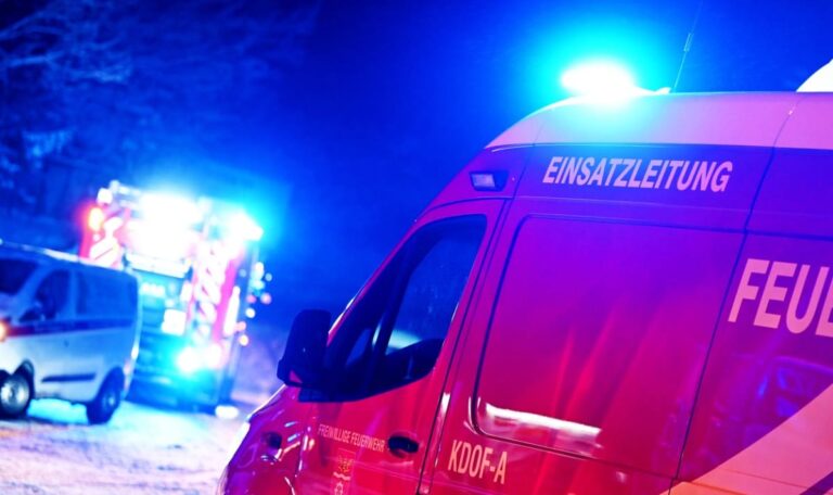 Überholmanöver endet in Katastrophe – 500 Liter Diesel ausgelaufen
