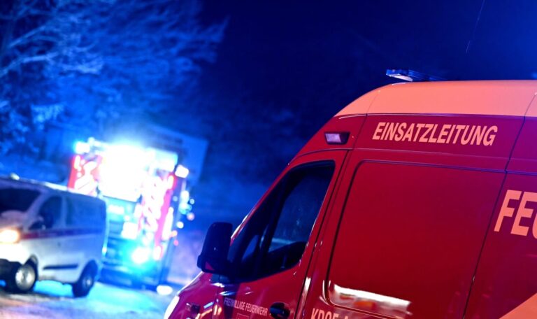 Frontalcrash im Schnee: Verursacher lässt verletzte Villacherin zurück