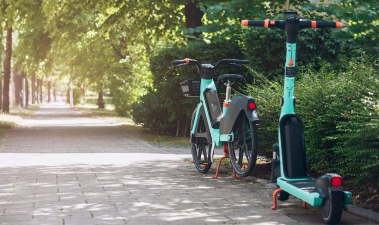 Sicher unterwegs: Österreich verschärft Regeln für E‑Bikes und E‑Scooter