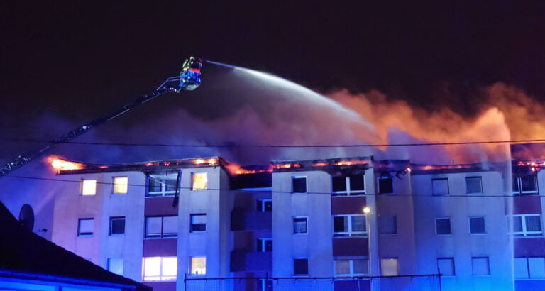Fehlgeleitetes Feuerwerk: Ungar zündete Wohnhaus ab – Geständnis