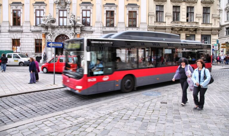 Kopfschütteln bei Fahrgästen: Wiener Linien tauschen 40 Stationsnamen aus