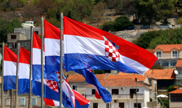 Wer kein Kroatisch spricht, fliegt raus“ – Regierung greift durch