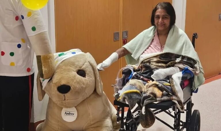 Frau verliert vier Gliedmaßen – weil ihr Hund sie ableckte