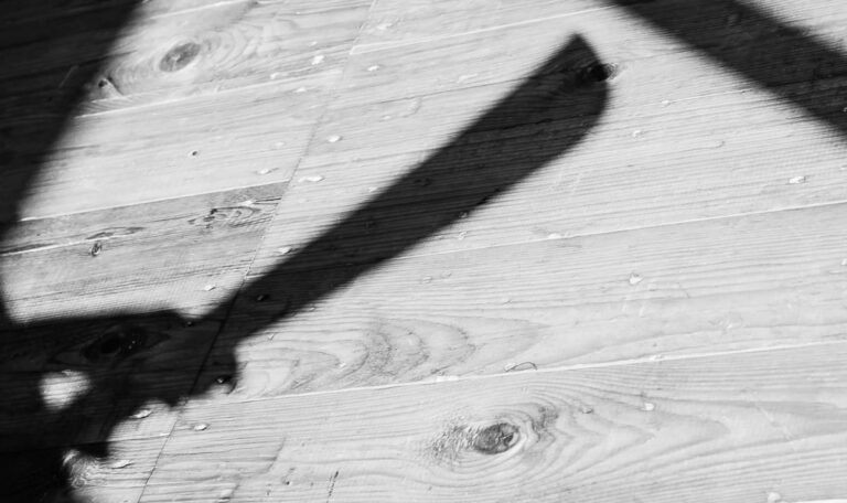 Trotz Waffenverbot: 18-Jähriger schlägt zu – Mädchen mit Machete verletzt