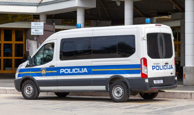 Kroatische Rathäuser gestürmt: Polizei umstellt Haus von Bürgermeister