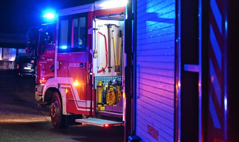 Flammen-Drama auf der A2: Lkw brannte völlig aus – Autobahn gesperrt