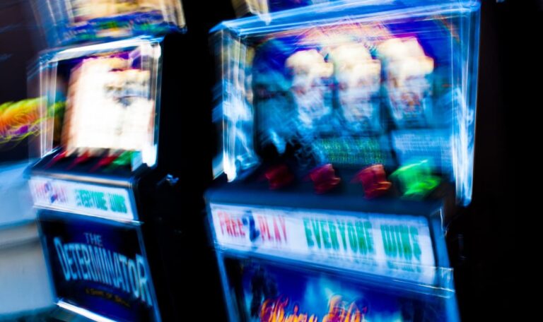 Statt Wachteln: Polizei hebt versteckte Spielhölle in Wien-Penzing aus