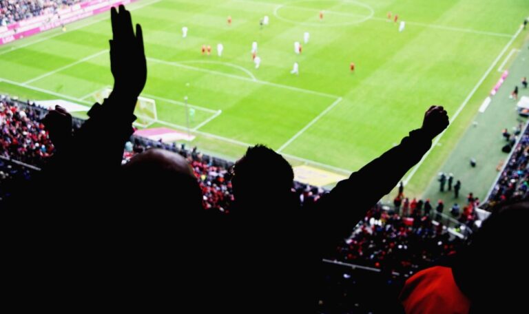 Real-Schock: Asencio regungslos vom Platz getragen