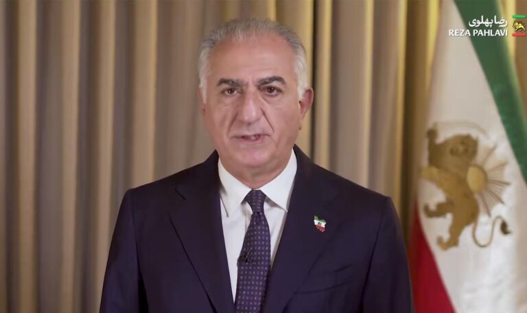 Exil-Prinz Pahlavi begrüßt Bomben auf Teheran: „Das ist Hilfe