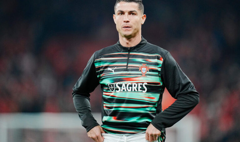 Drama über Riad: Ronaldos Privatjet steigt auf Richtung Madrid!