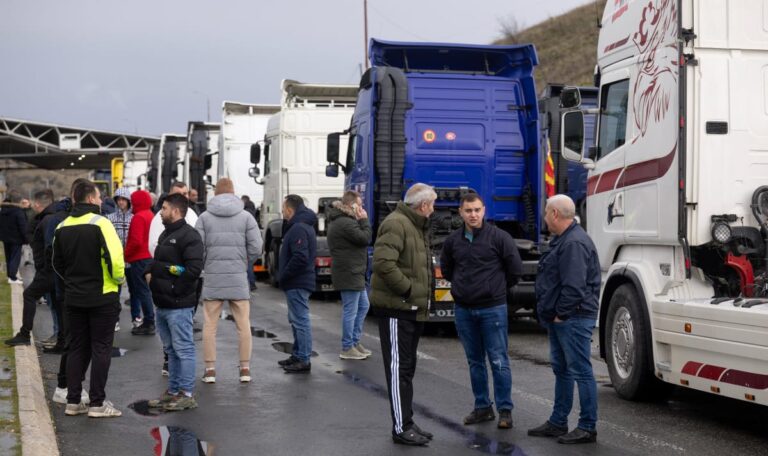 Schengen-Ärger eskaliert – Bosnische Trucker stoppen Warenverkehr
