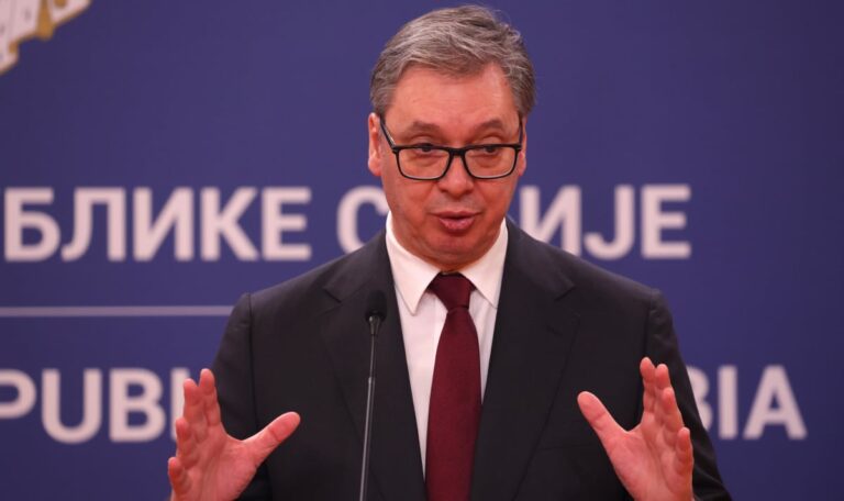 Vučić: „USA planten Serbien-Angriff besser als Iran-Krieg