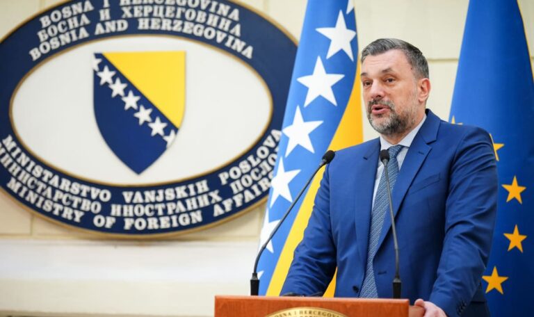 Hunderte gestrandet: Minister Konakovic organisiert Rückflüge für Bosnier