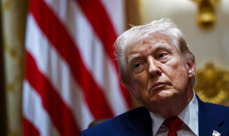 Trump verschiebt Iran-Angriff: USA und Iran stehen vor direkten Verhandlungen