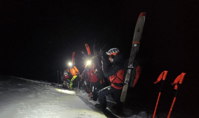 Eiskalte Nacht: Hüttenwirt rettet fünf unterkühlte Touristen vom Dachstein